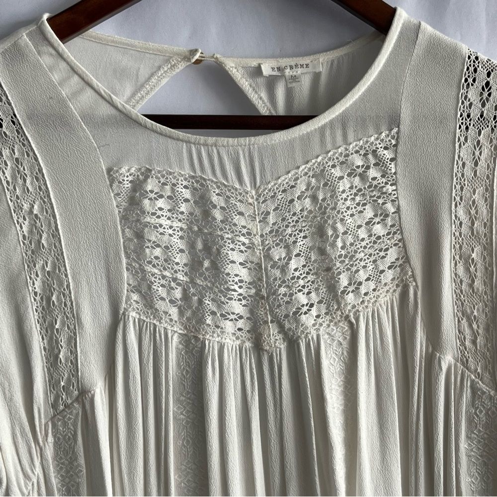 Urban Outfitters En Creme White Crochet Top with Open Back - Picture 3 of 7